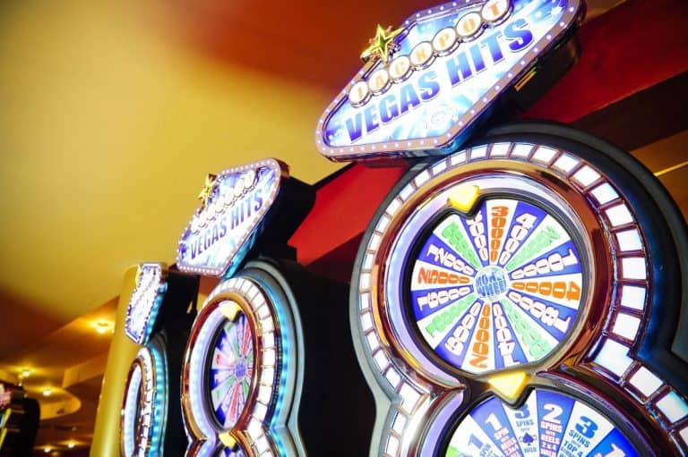 Royal Vegas di Casino Online: Sensasi Bermain dengan Nuansa Elegan dan Seru